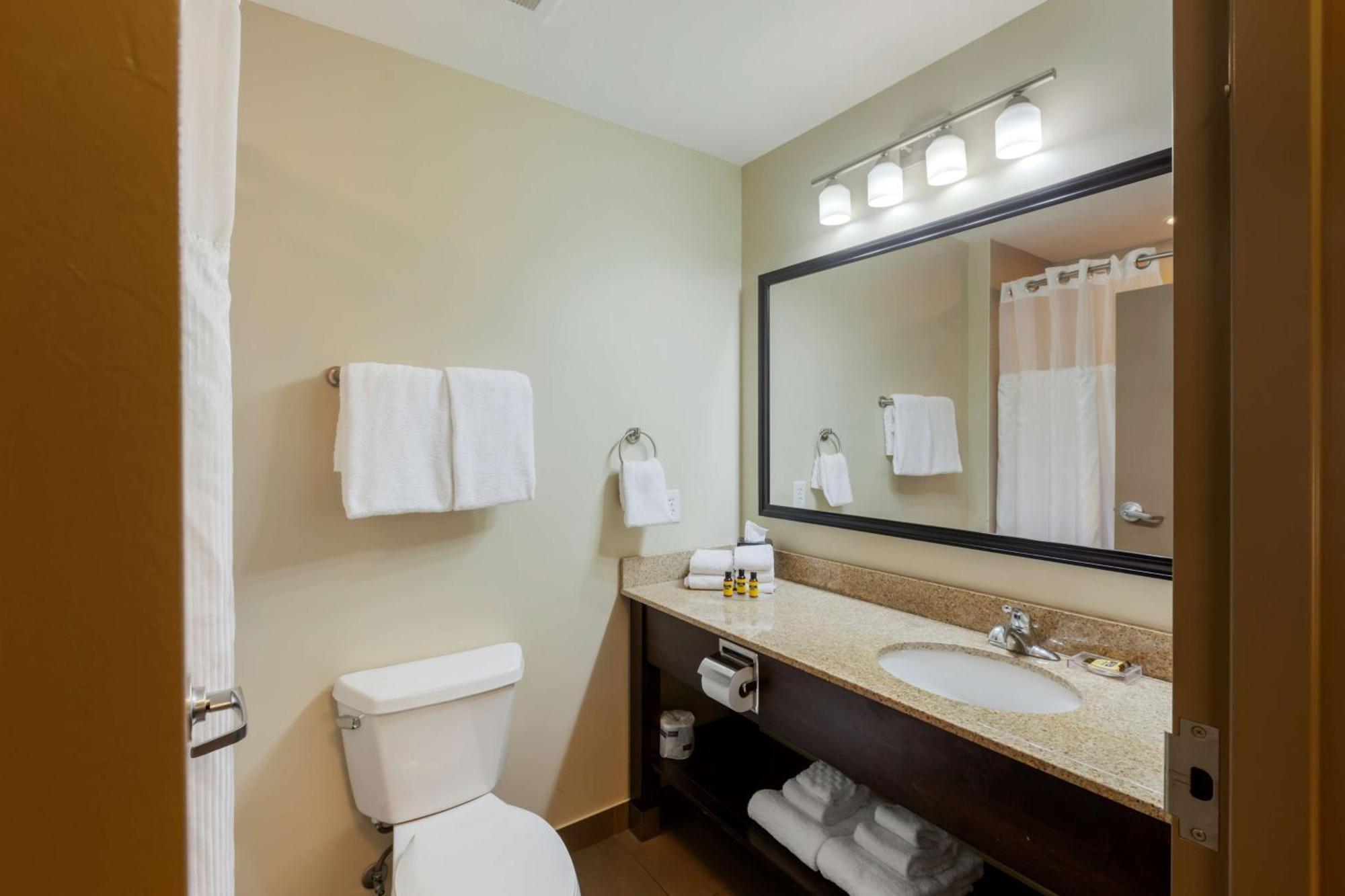 Best Western Plus Walkerton Hotel & Conference Centre Exterior foto